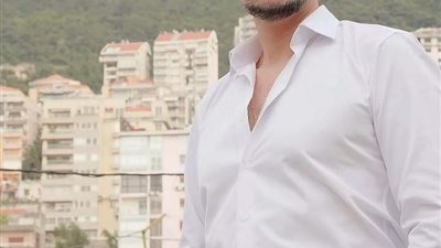 مسلسل باب الحارة لا يعنيني لا من قريب ولا من بعيد وباب الحارة انتهى مع الراحل بسام الملا 
