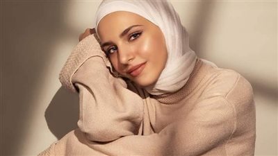 الشابة 