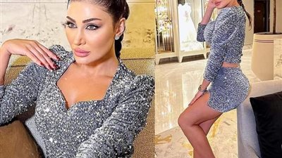 وكأنها نسـخة مختـلفة عنها بتاتاً .. وكأنها لا تشـبهها .. بِـ ملامح متغـيرَّة بشكلٍ كُلي