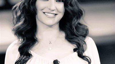 لما الممثلة تتخلى عن المكياج والكعب العالي وتظهر بدور بعيدة كل البعد عن الجمال وماتهتم أنو كيف الناس رح تشوف شكلها  وتمثل بس بنظرات عيونها وتقدر تقنعك بالآداء هون بكون الفنان وصل للكمال وقـوة الآداء