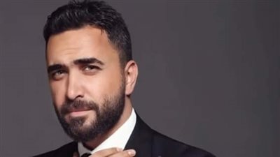الفنان اللبناني نادر الأتات ينجو بأعجوبة من حاډث مروع كاد أن يودي بحياته وذلك خلال عودته إلى منزله في بيروت.