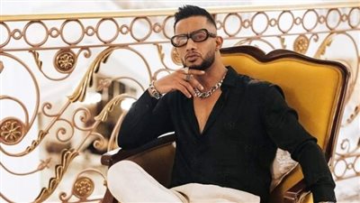 بنطال محمد رمضان ېتمزق خلال التصوير ويضعه في موقف محرج  الفنان محمد رمضان يشارك جمهوره على موقع انستغرام مقطع فيديو أظهر تعرضه لموقف محرج خلال تصوير أحد أعماله.