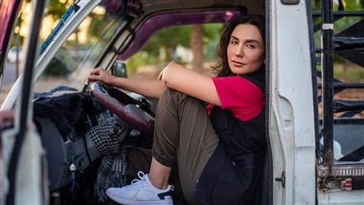 الأنيقة صاحبة المـلامح الهـادئة والحضور اللطيف الممثلة 