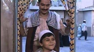 هاشم في مسلسل الخوالي هل تذكرون الطفل الصغير المميز بدوره شاهدوا كيف أصبح بعد 23 عاماً 