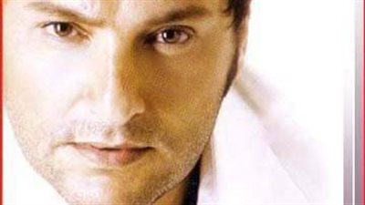 ترك دراسته من أجل الفن وانفصل بعد 13 سنة زواج .. حكاية الفنان علاء زلزلي وأبرز محطات حياته!  مطرب وملحن وممثل لبناني، اشتهر بصوته القوي وأدائه الفريد، 