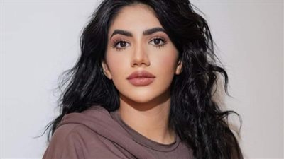 والدة نور ستارز كشفت عن تفاصيل حملها وزواجها والمصاعب التي مرّت عليها خلال هجرتها الى اميركا مع 3 أطفال! وتحدثت أيضاً عن الخطأ الطبي الذي بسببه أصبحت مقعدة على الكرسي المتحرك.. فما الذي حدث؟