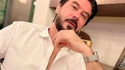 أكّد الفنان السوري ميلاد يوسف أنه سعيد وراضٍ عن مسيرته الفنية وأنه يصنف نفسه كنجم صف أول.