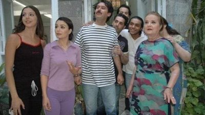 امرأة بالسبعين عندها بيت عربي بتأجر الغرف العلوية للرجال والسفلية للنساء ولكل مستأجر قصة وحكاية  مسلسل دافي وتفاصيلو حلوة #فسحة_سماوية❤️ انتاج عام 2005