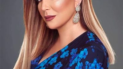 وسط انهـيارها من البُـكاء بِـحـرقة قلـب .. الممثلة 