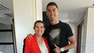 والدة كريستيانو رونالدو ترفض زواجه من جورجينا رودريغيز لهذا السبب 