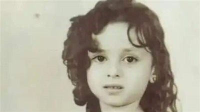 هذه الطفلة فنانة شهيرة تزوجت 3 مرات أحدهم ممثل عالمي دخل الإسلام على يدها.. لن تتوقعوا من تكون؟