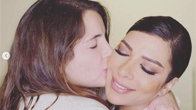 شام الذهبي تخرج عن صمتها بعد ان شاهدت لاول مره فيديو والدتها الفنانة أصالة