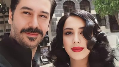 لست مطلقة  الفنانة سلاف فواخرجي تكشف حقيقة عودتها الى وائل رمضان. وتكشف سبب انفصالهما للعلن ماكشفته الفنانة بنفسها فاجـئ الجميع