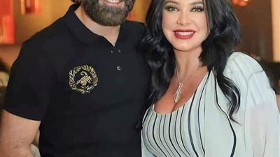 سألوا الفنانة سلاف فواخرجي بعد طلاقها عن أكثر ممثل رغبت في الزواج منه فأجابت فوراً وذكرت نفسي اتزوج هذا الفنان لانه كان متزوج وفاهم كل شي