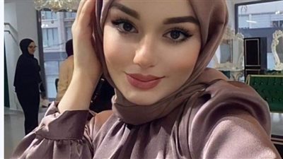فتاه قد زاد الغموض حولها وحول ماتفعله