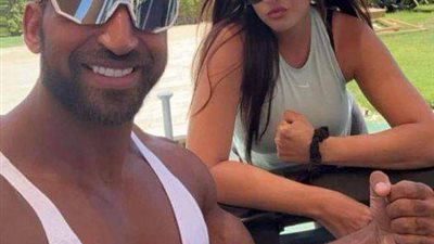 مفاجأة.. من هو الشخص الذي ظهر مع ياسمين عبد العزيز؟