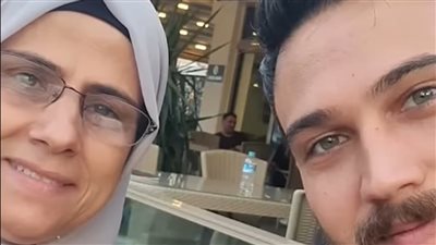 السبب الحقيقي وراء خلاف الشيف عمر و أخوه و والدته !!